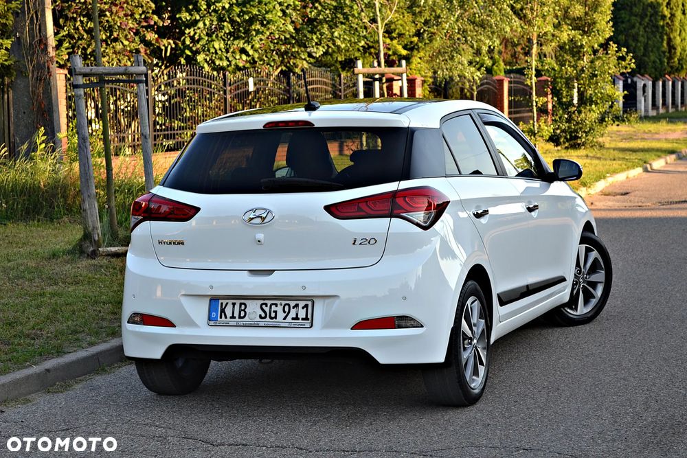 Hyundai i20 1.2 YES Gold - 13