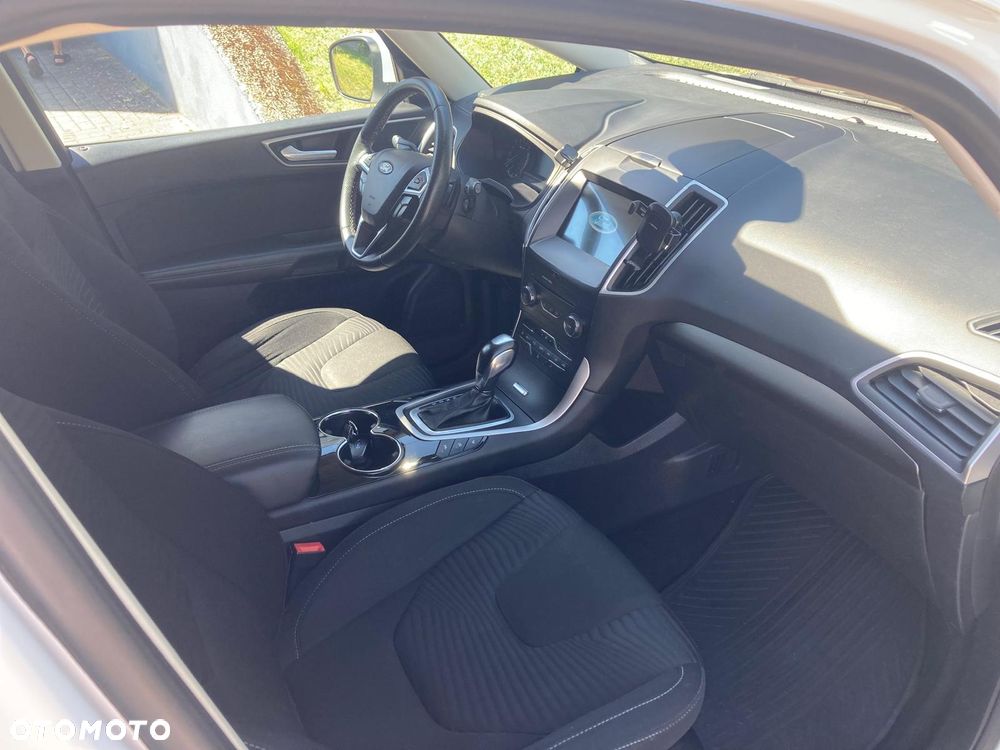 Ford S-Max - 11