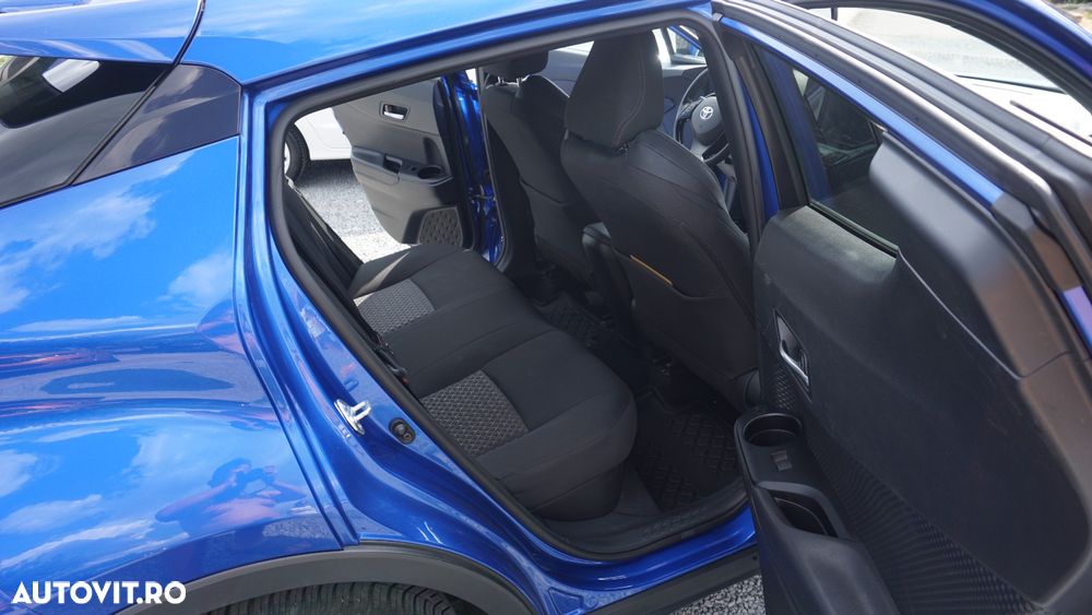 Toyota C-HR - 12