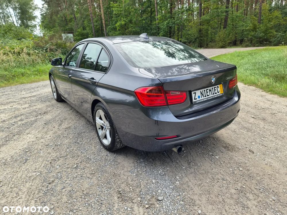 BMW Seria 3 320i - 6