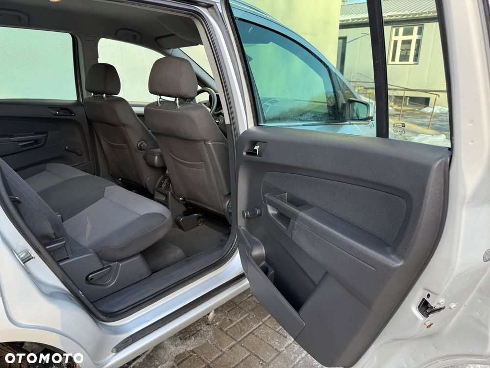 Opel Zafira 1.6 16V Comfort - 21