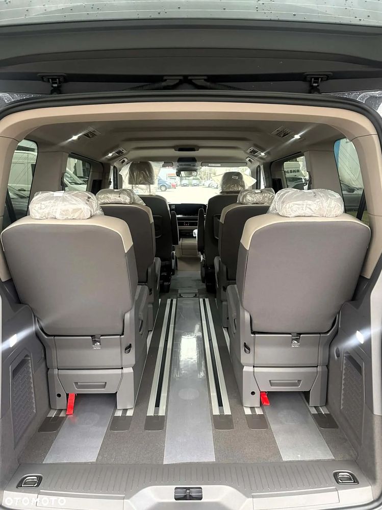 Volkswagen Multivan - 12