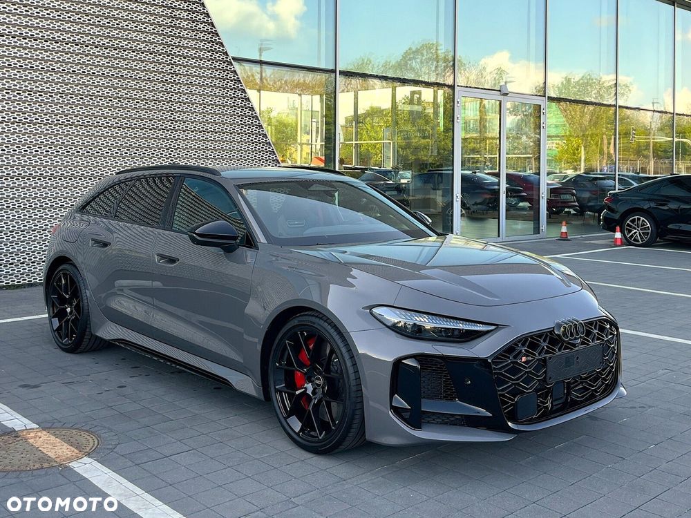 Audi RS5 Avant - 3
