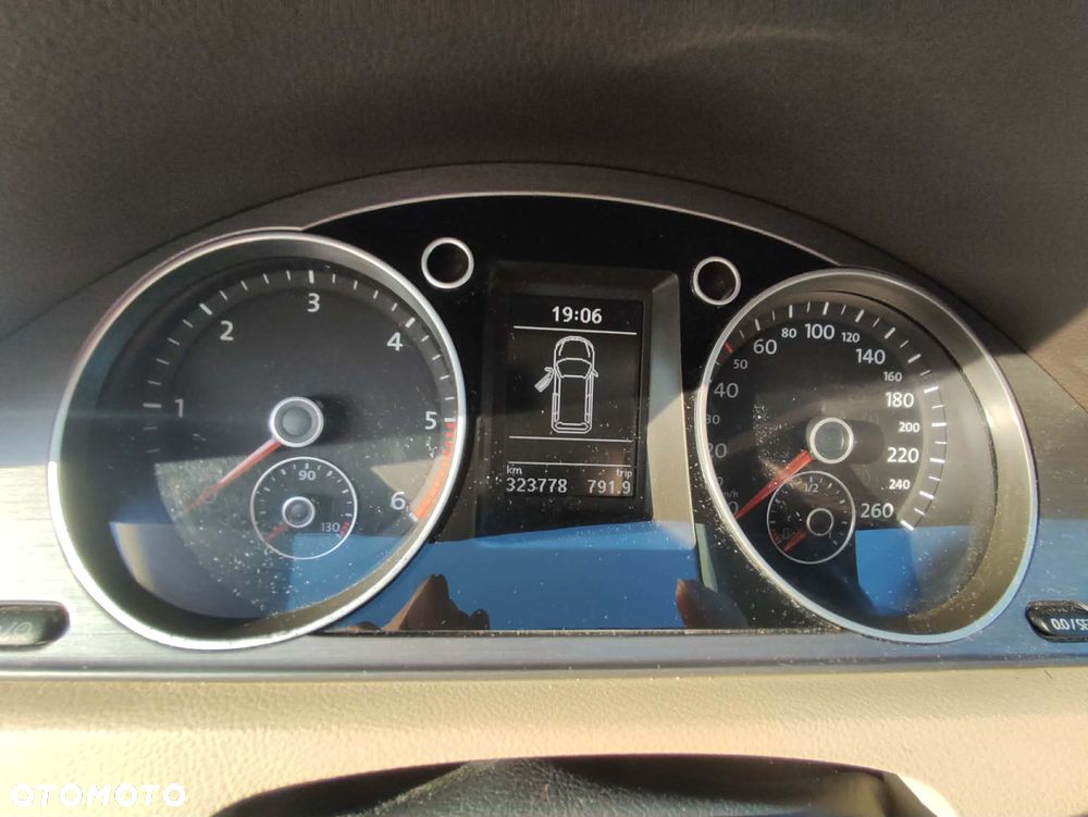 Volkswagen Passat 2.0 TDI Comfortline - 8