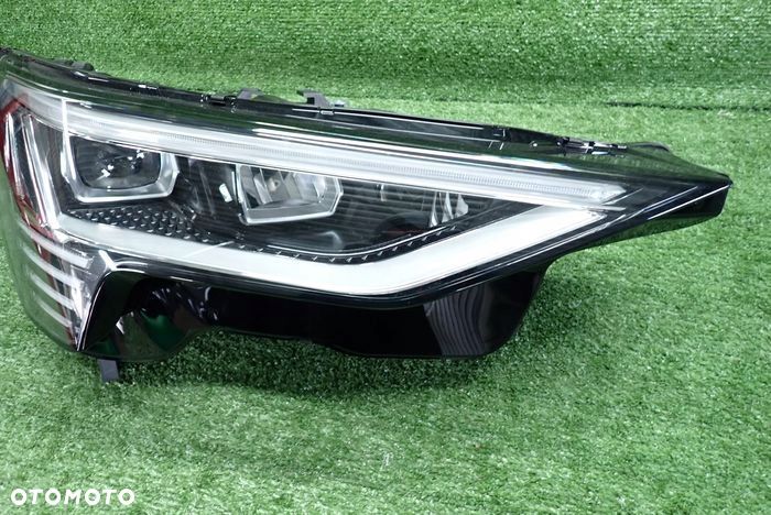 AUDI Q8 E-TRON FULL LED reflektor prawy lampa prawa 4KE941782 - 2