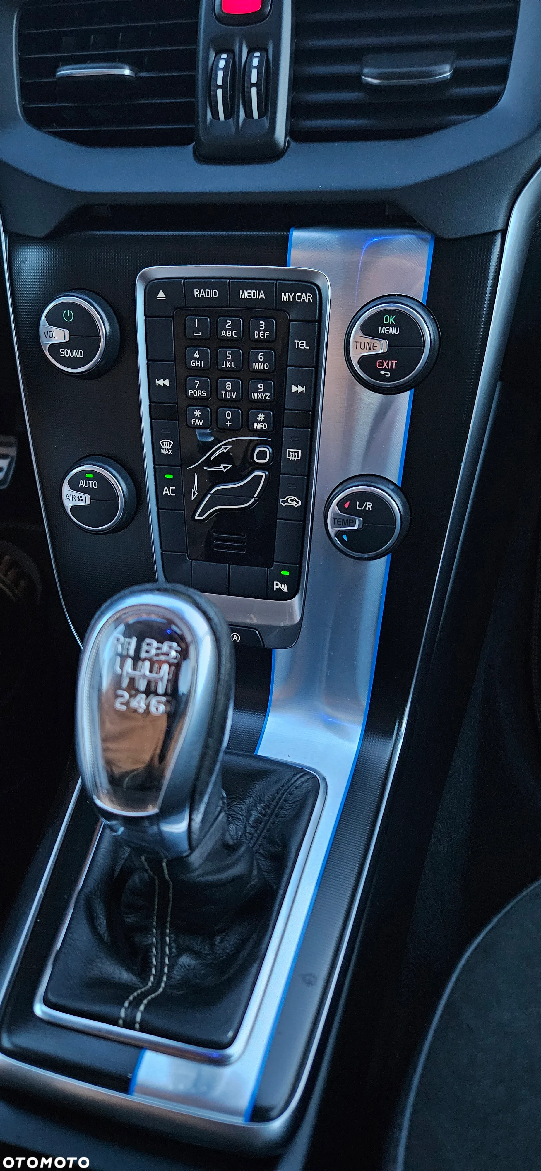 Volvo V40 T3 R-Design Summum - 14