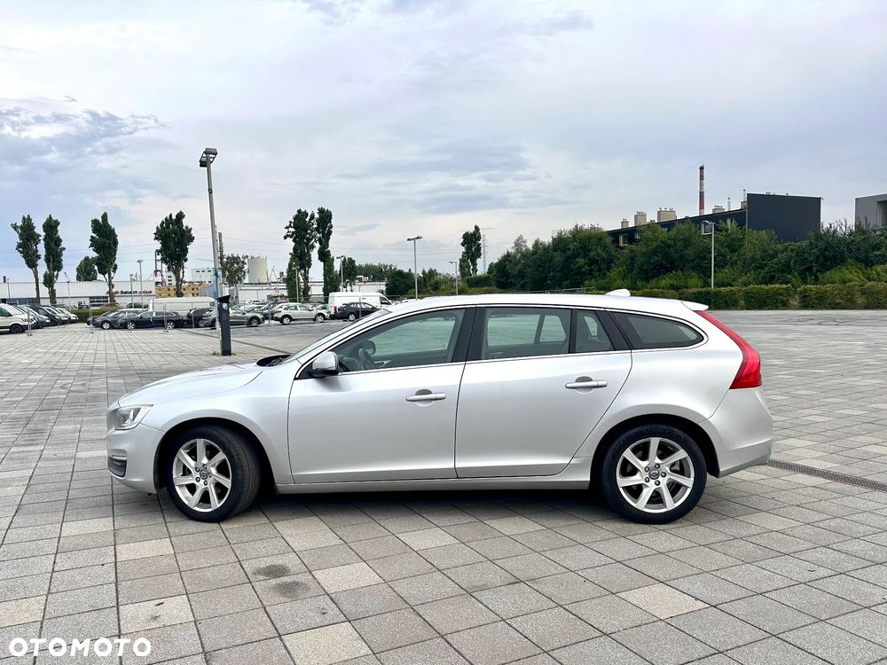 Volvo V60 D4 Drive-E Momentum - 4
