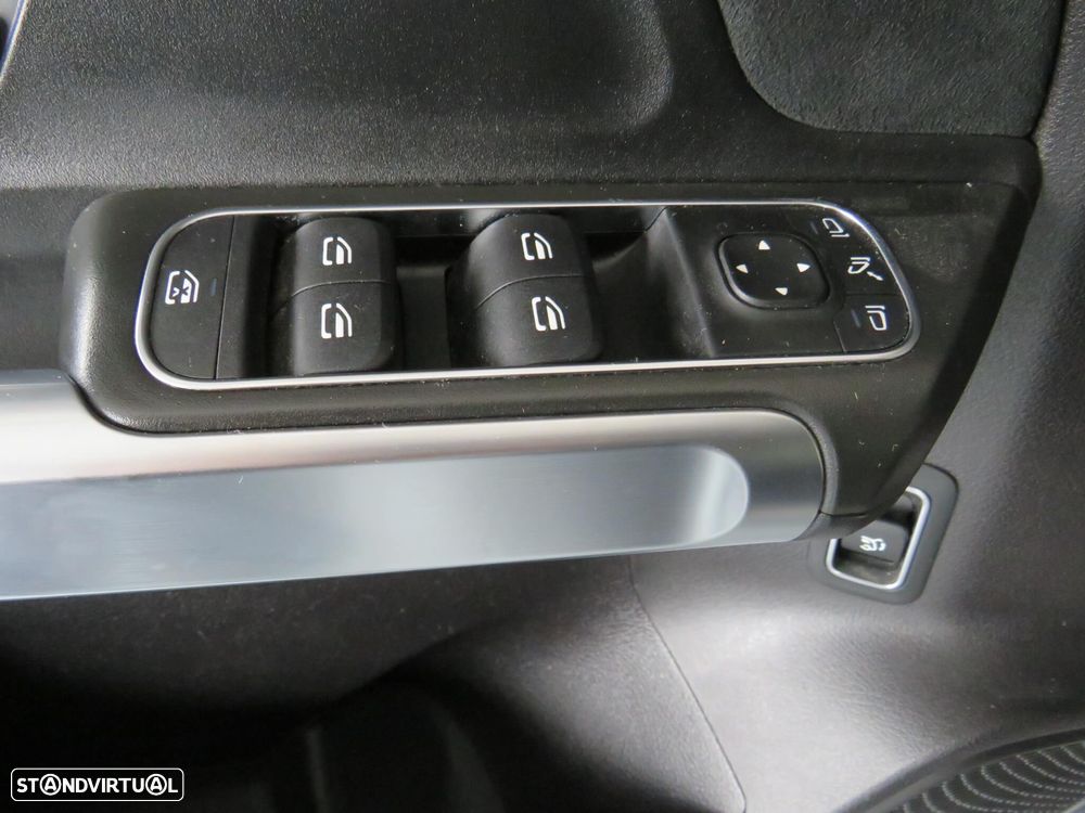 Mercedes-Benz GLB 180 d AMG Line - 12