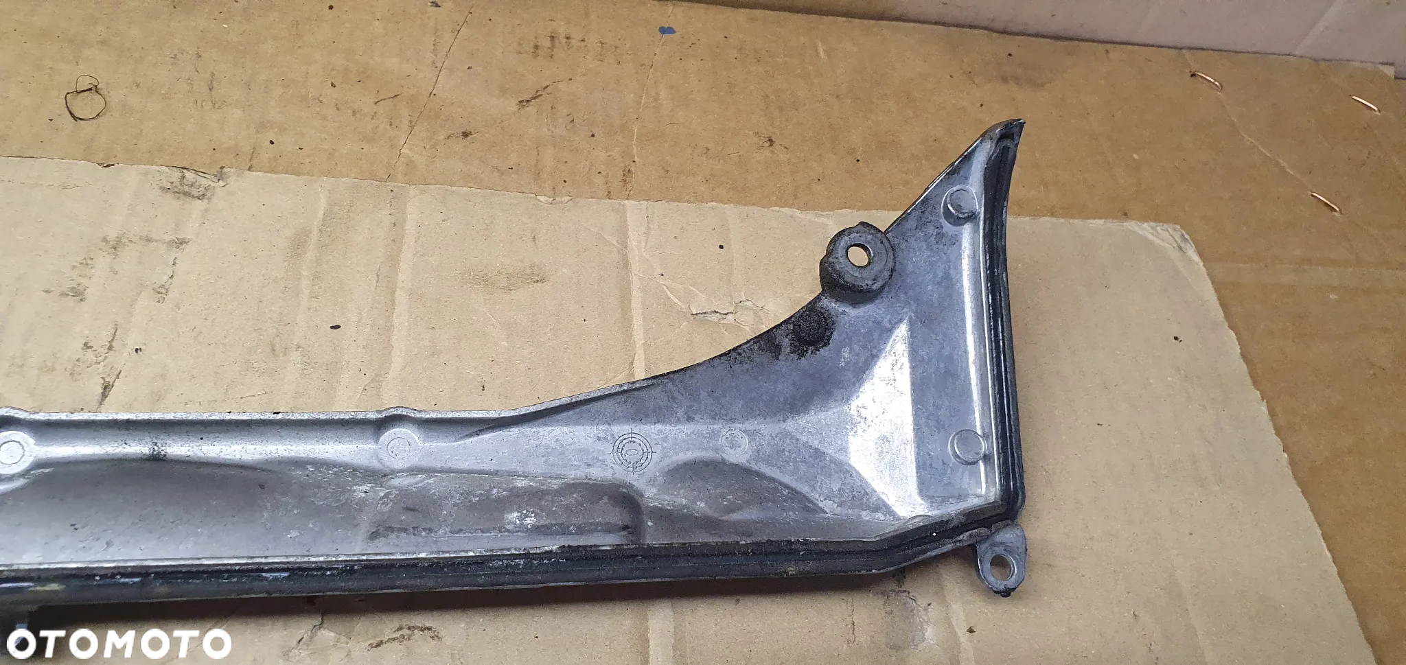 Pokrywa osłona zaworów wtryskiwaczy dekiel Mercedes ML W163 4.0 CDI A6280161124 - 5