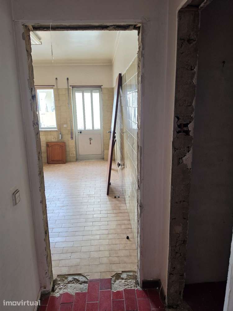 T3 renovar S.Martinho Bispo - Grande imagem: 2/9