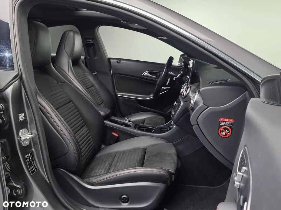 Mercedes-Benz CLA 220 7G-DCT AMG Line - 14