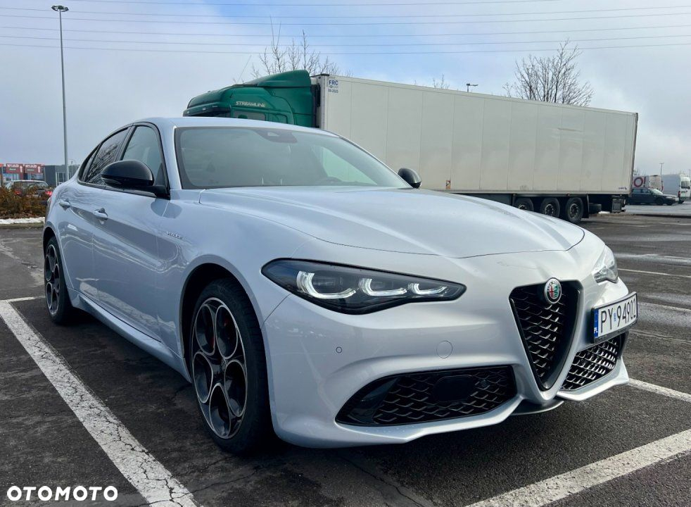 Alfa Romeo Giulia - 5
