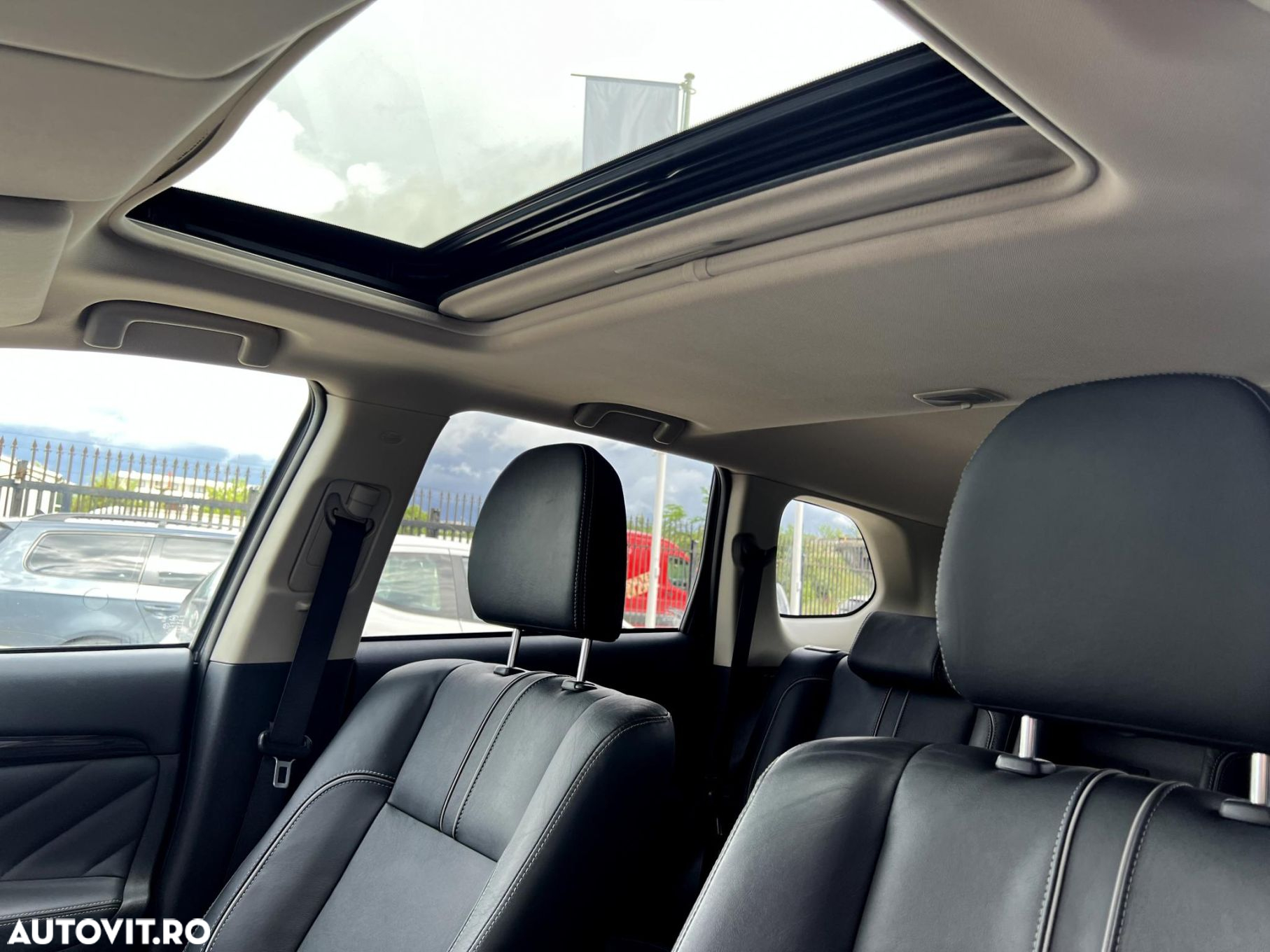 Mitsubishi Outlander - 6