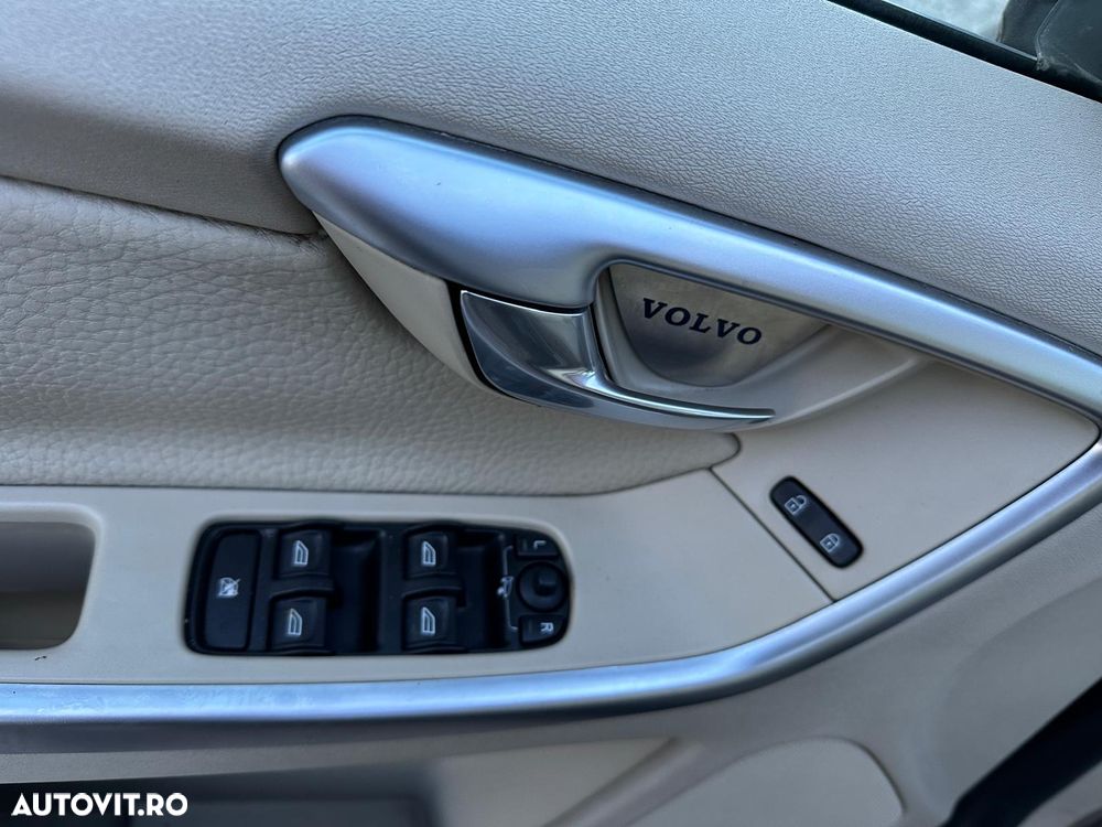 Volvo XC 60 D5 AWD Aut. Summum - 17