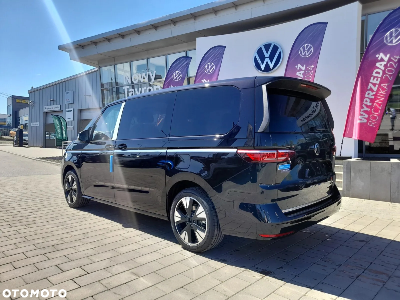 Volkswagen Multivan 2.0 TDI L2 Style DSG - 2