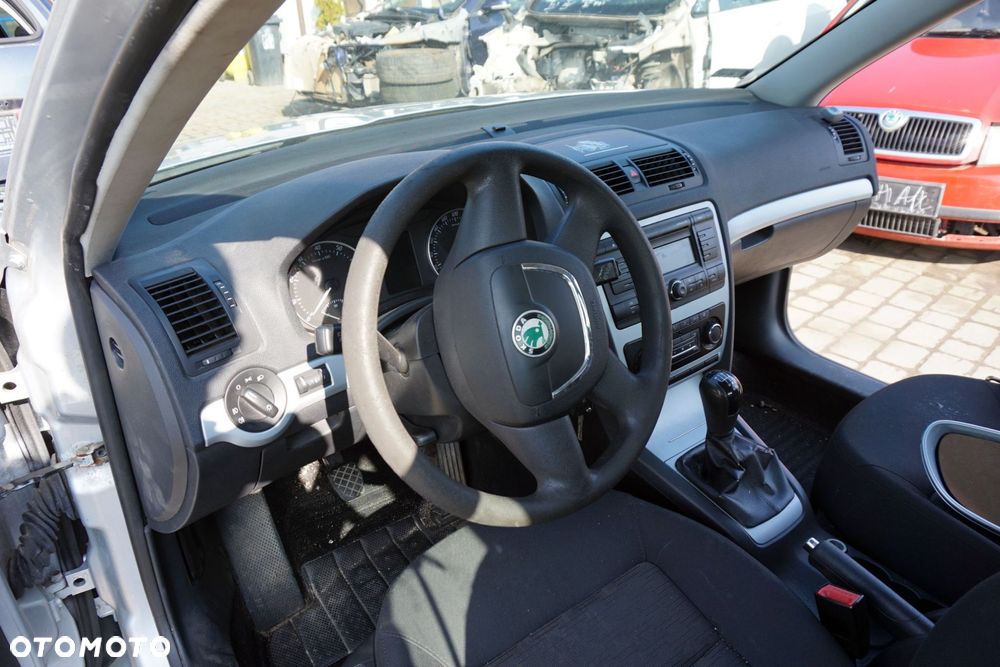 SKODA OCTAVIA II LIFT 5D HB 2010 9156 1.8 FSI CDAA 160KM MDP SREBRNY na części - 9