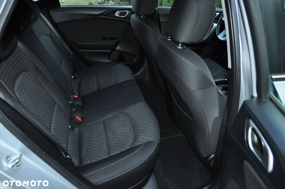 Kia Ceed - 9
