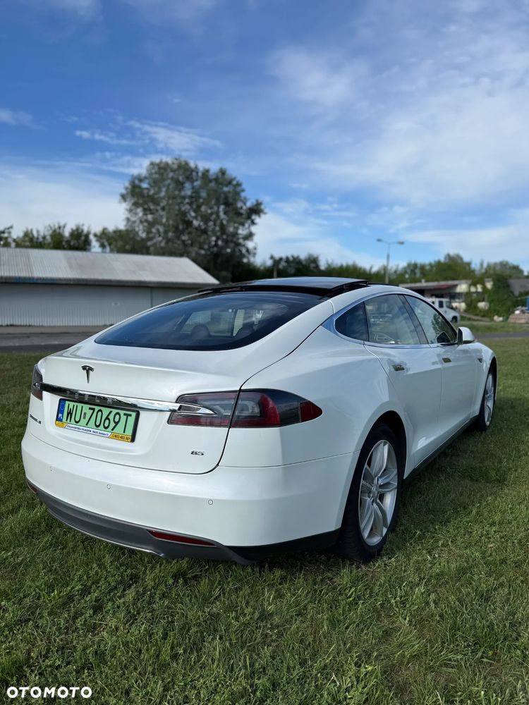 Tesla Model S Performance - 5