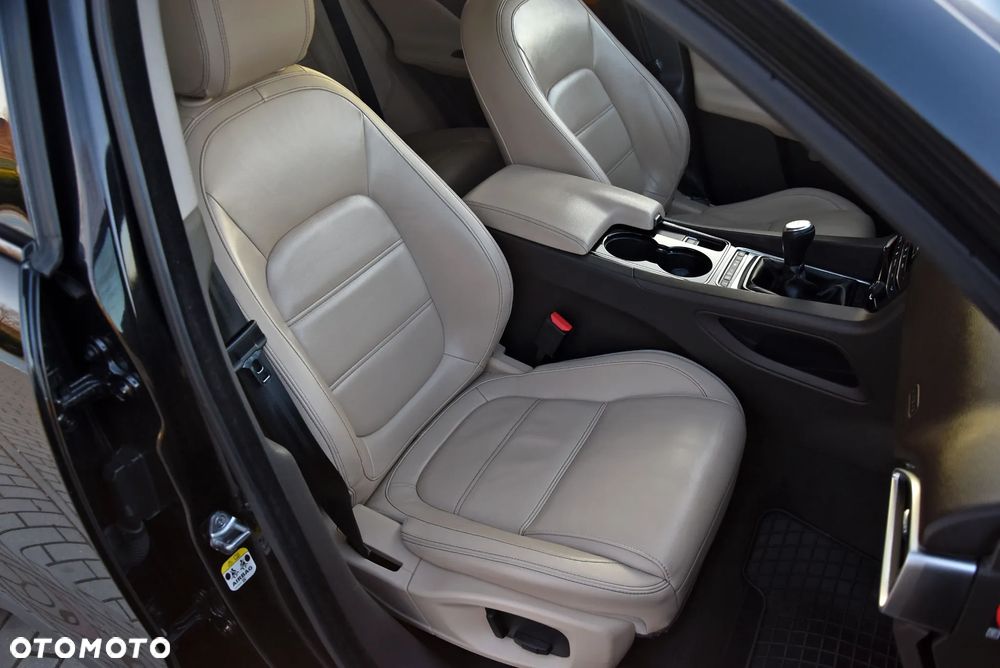 Jaguar F-Pace 2.0 i4D AWD R-Sport - 16