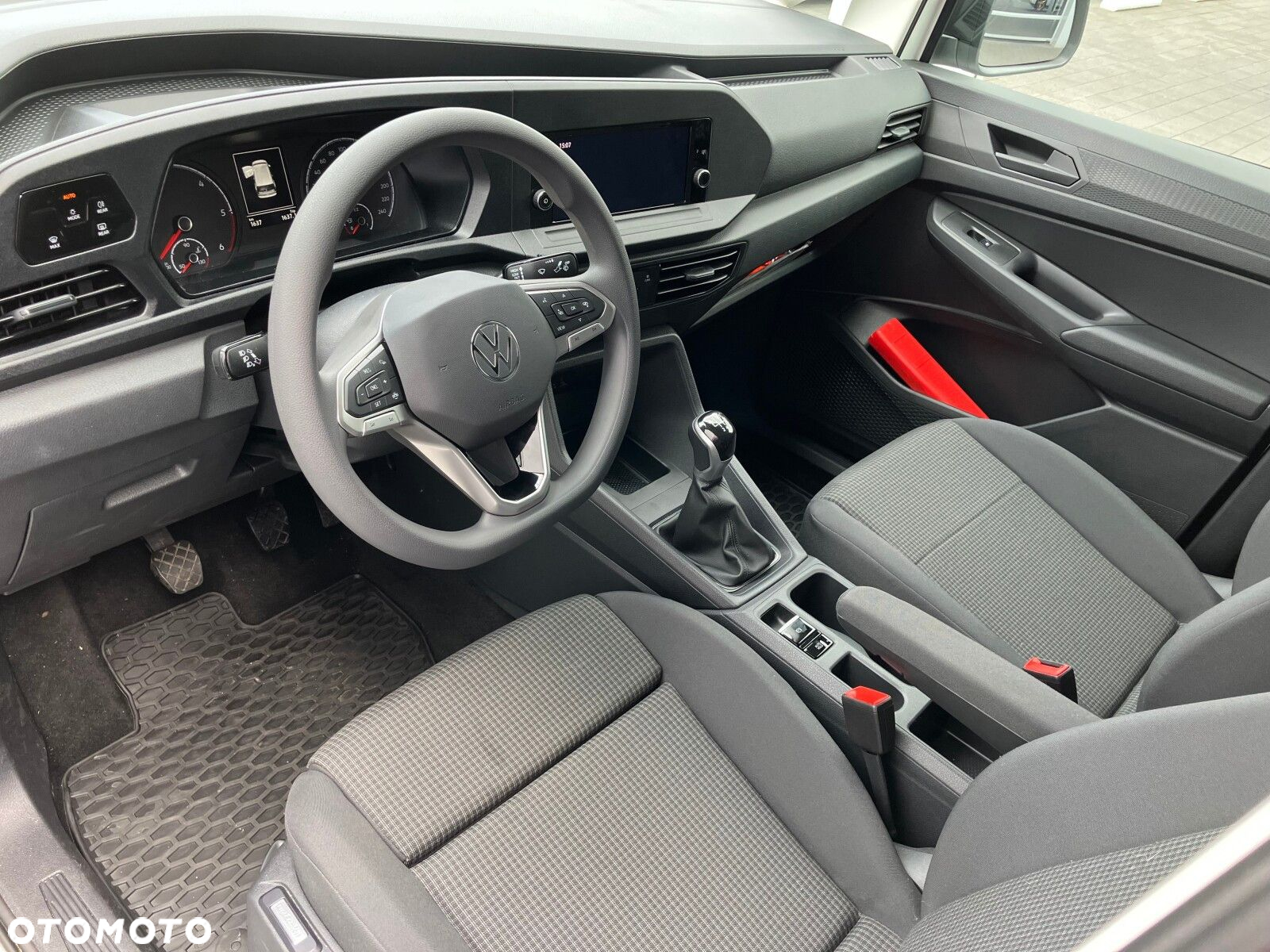 Volkswagen Caddy Caddy  silnik: 2,0 l TDI EU6 SCR  75 kW skrzynia biegów: manualna 6 -biegowa rozstaw osi: 2755 mm - 25