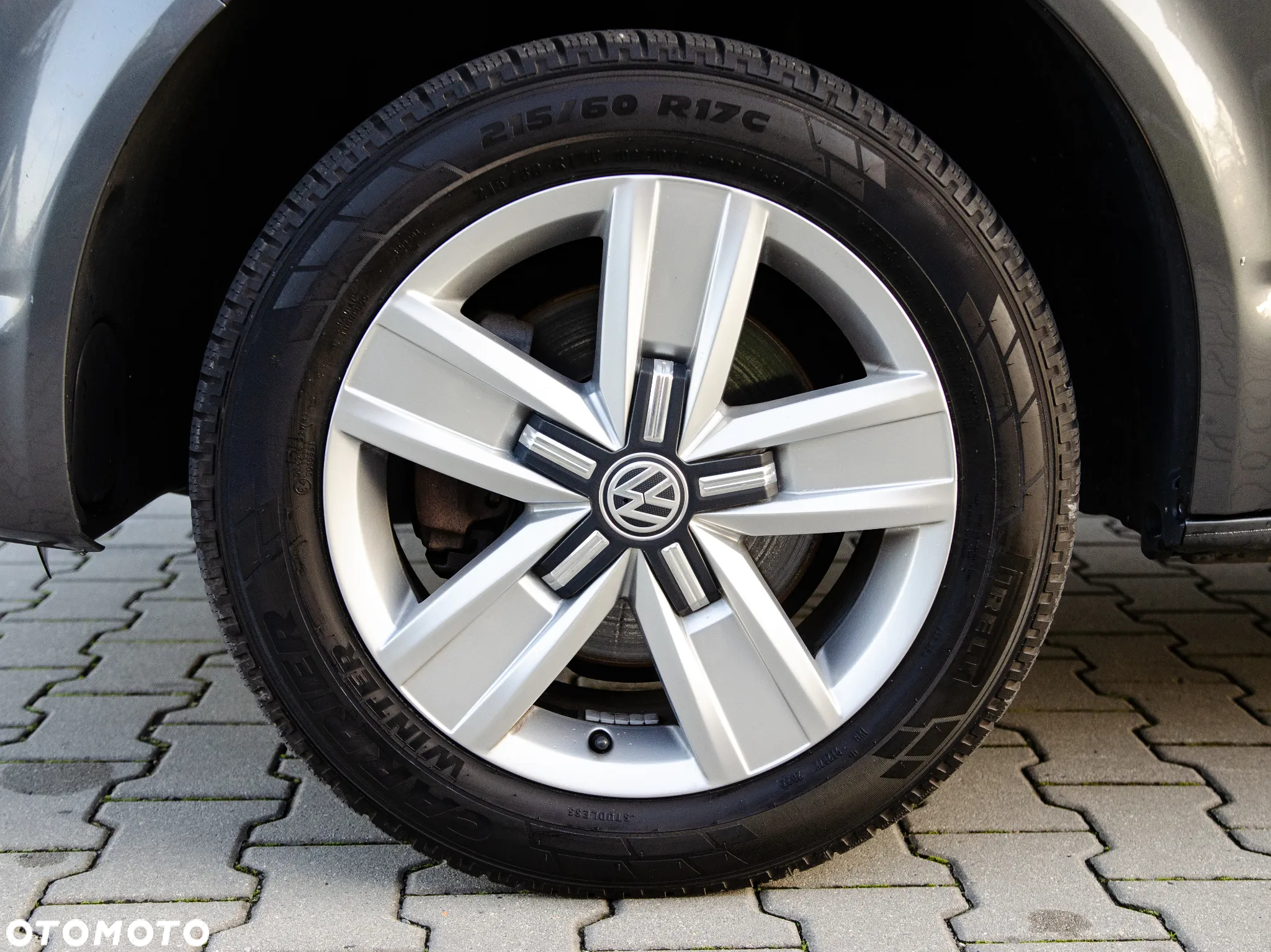 Volkswagen Caravelle - 12