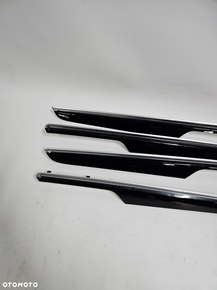 Porsche macan listwy ozdobne wnętrza dekory piano black czarne drzwi - 4