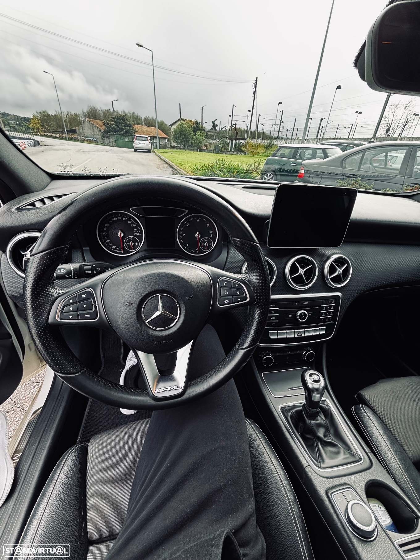 Mercedes-Benz A 180 d AMG Line - 11