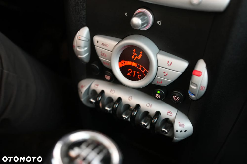 MINI Cooper Standard - 5