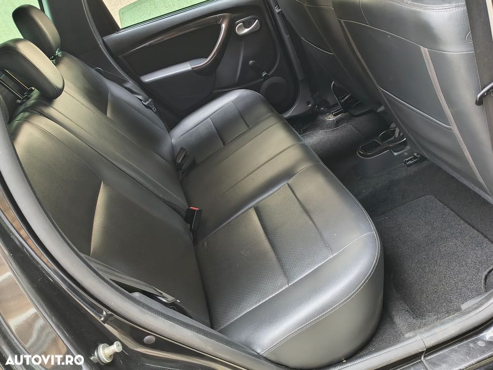 Dacia Duster 1.6 16V 4x4 Prestige - 8