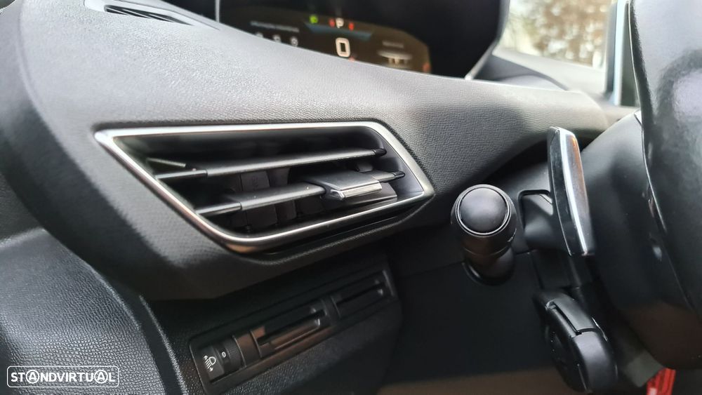 Peugeot 5008 1.5 BlueHDi Allure EAT8 - 39