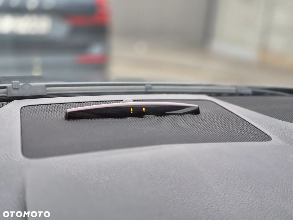 Mercedes-Benz Klasa C 220 T CDI DPF Automatik BlueEFFICIENCY Elegance - 18