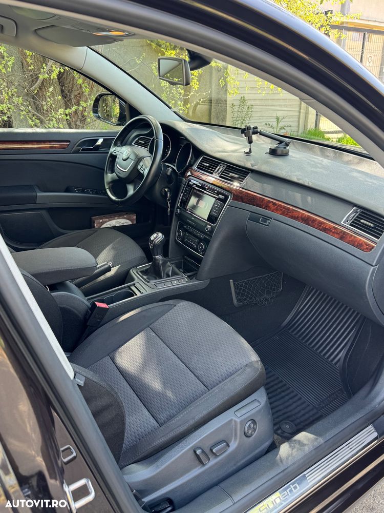 Skoda Superb 2.0 TDI Elegance 4x4 - 19