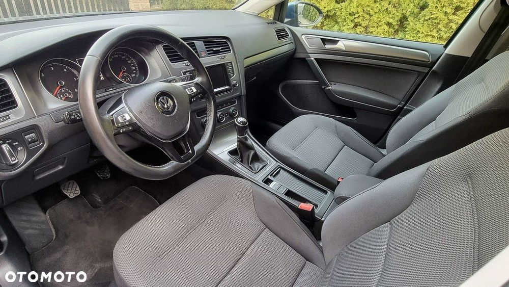 Volkswagen Golf - 11