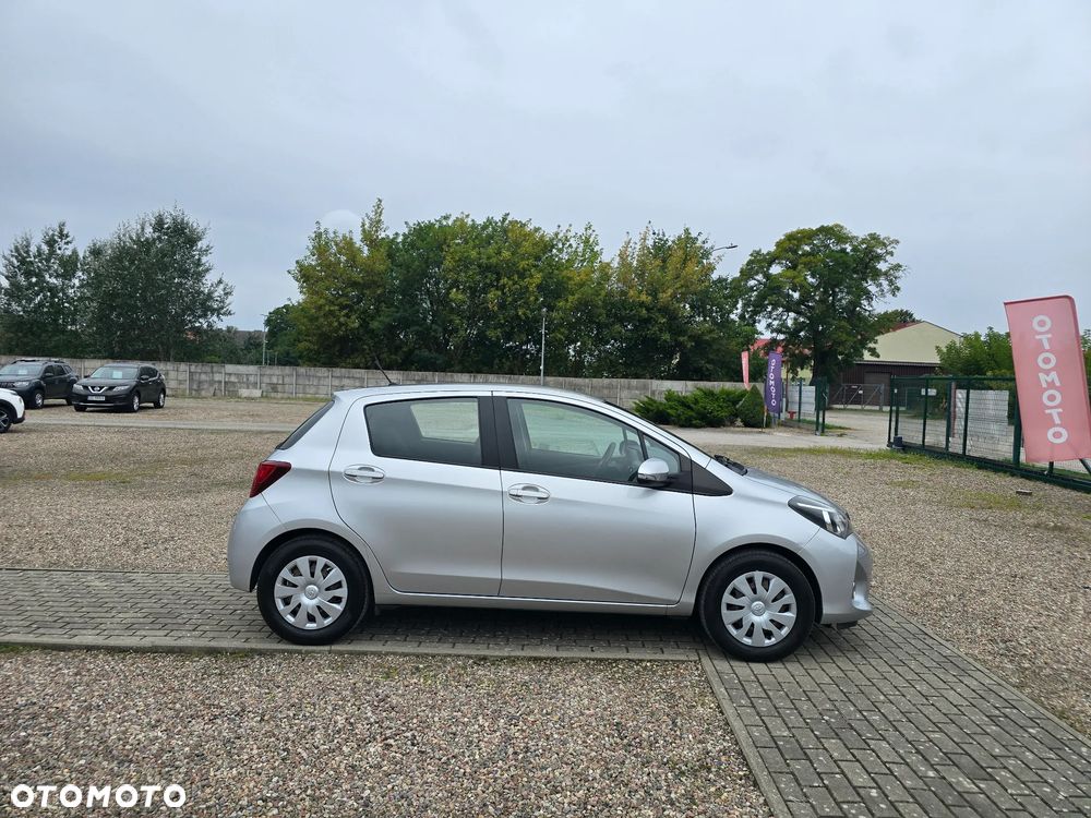 Toyota Yaris 1.33 Premium EU6 - 5