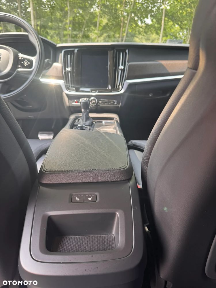 Volvo V90 D4 SCR Momentum Pro - 18