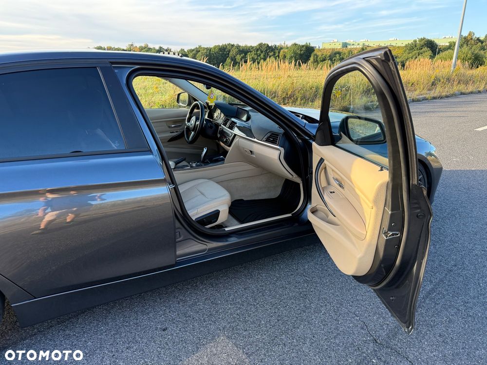 BMW Seria 3 335i - 19