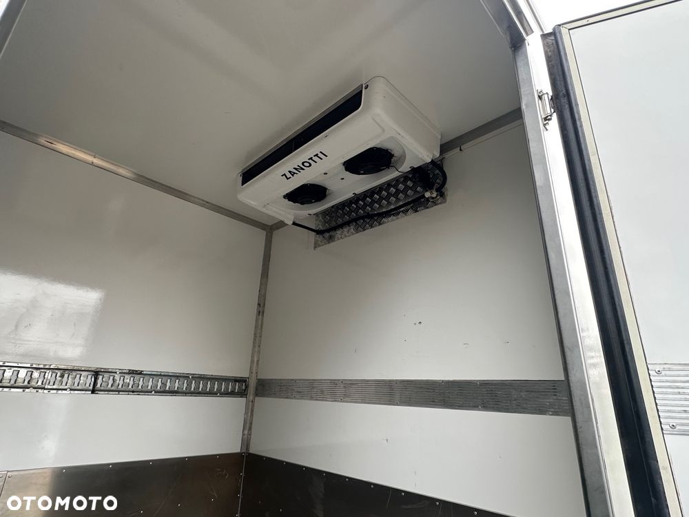 Iveco Daily 50-180 2021 Rok Chłodnia + winda 8 palet - 16