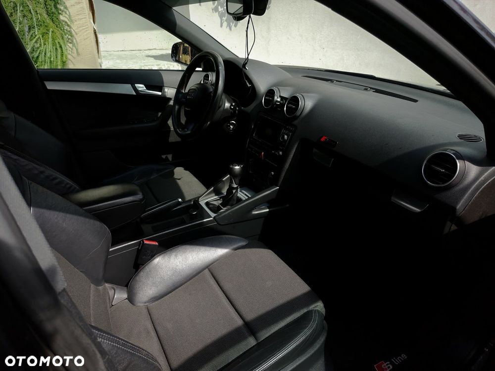 Audi A3 Sportback 2.0 TDI DPF Ambiente - 9