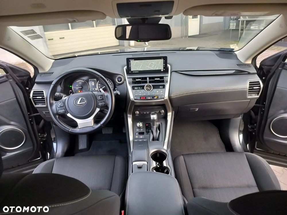 Lexus NX 300h Business Edition AWD - 25