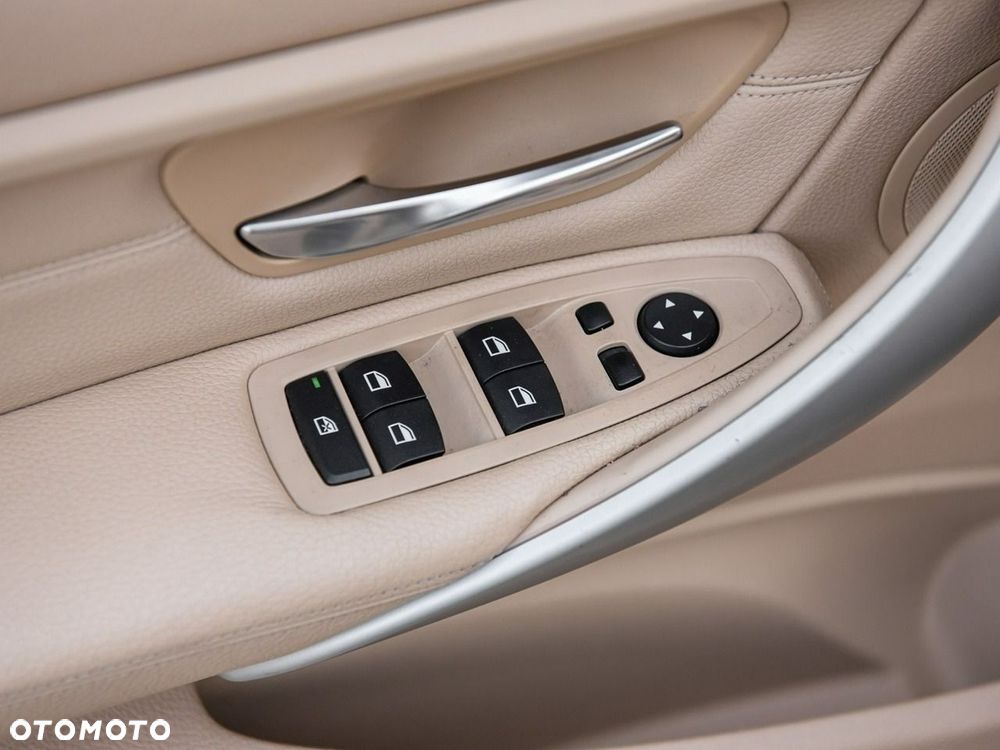 BMW Seria 3 320d Sport Line - 27