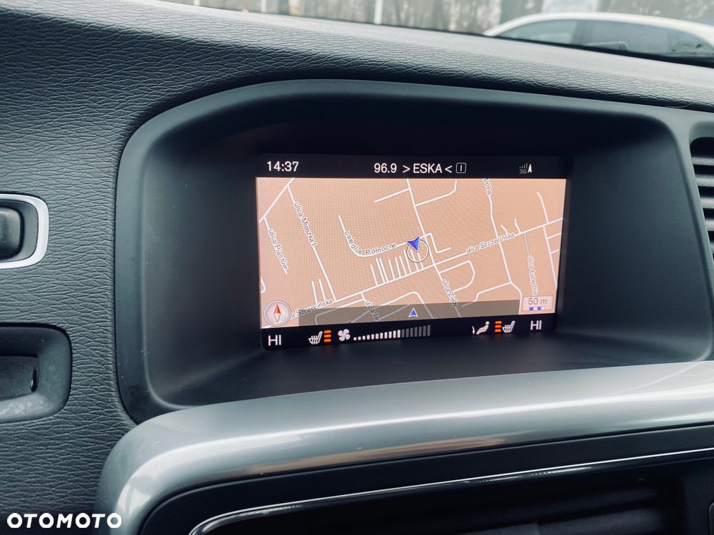 Volvo V60 D4 Geartronic R-Design - 36