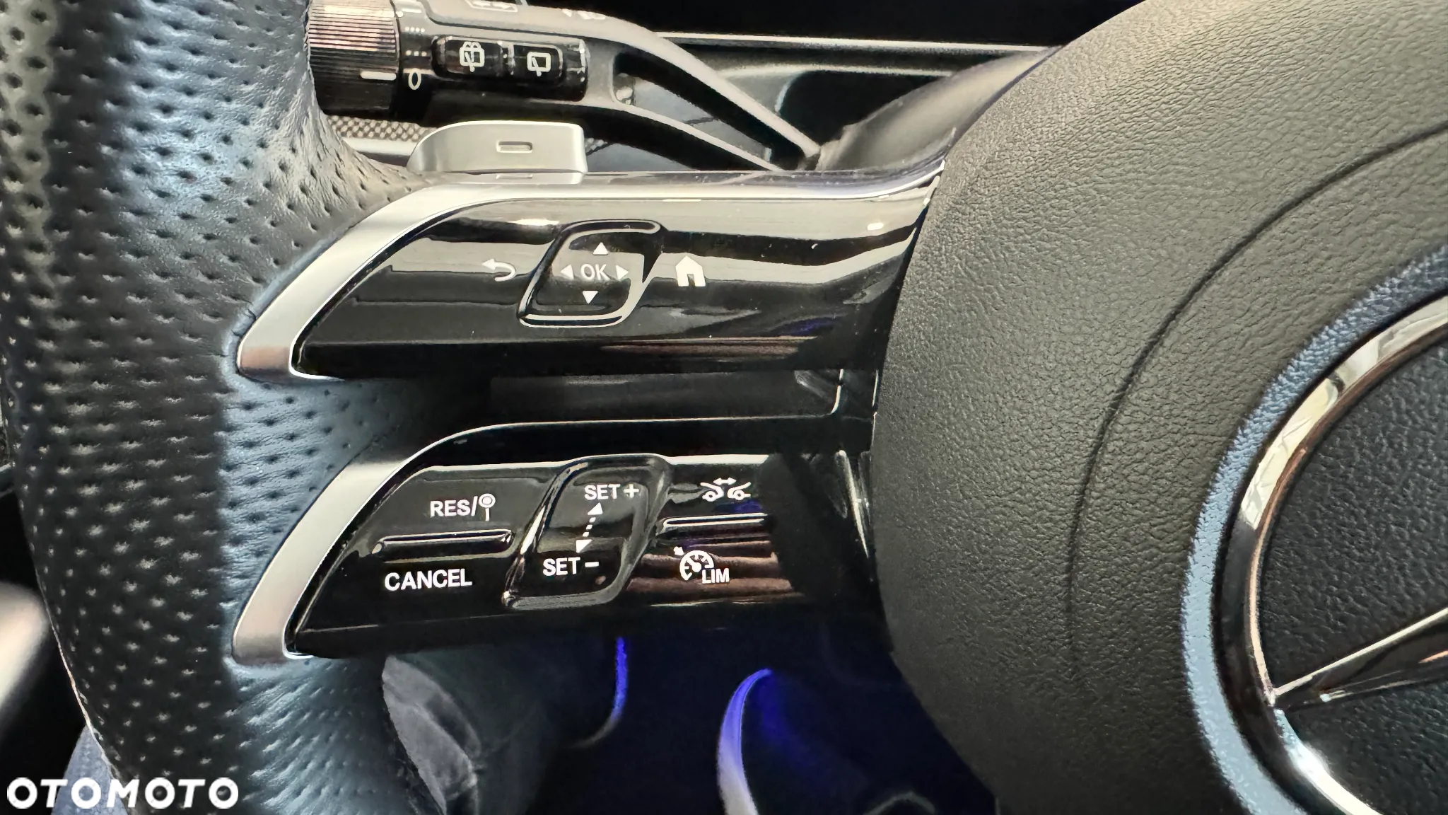 Mercedes-Benz Klasa C 220 d mHEV AMG - 15