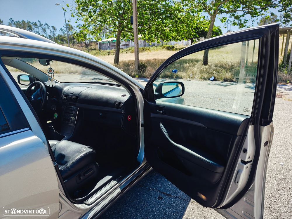 Toyota Avensis SW 2.0 D-4D - 8