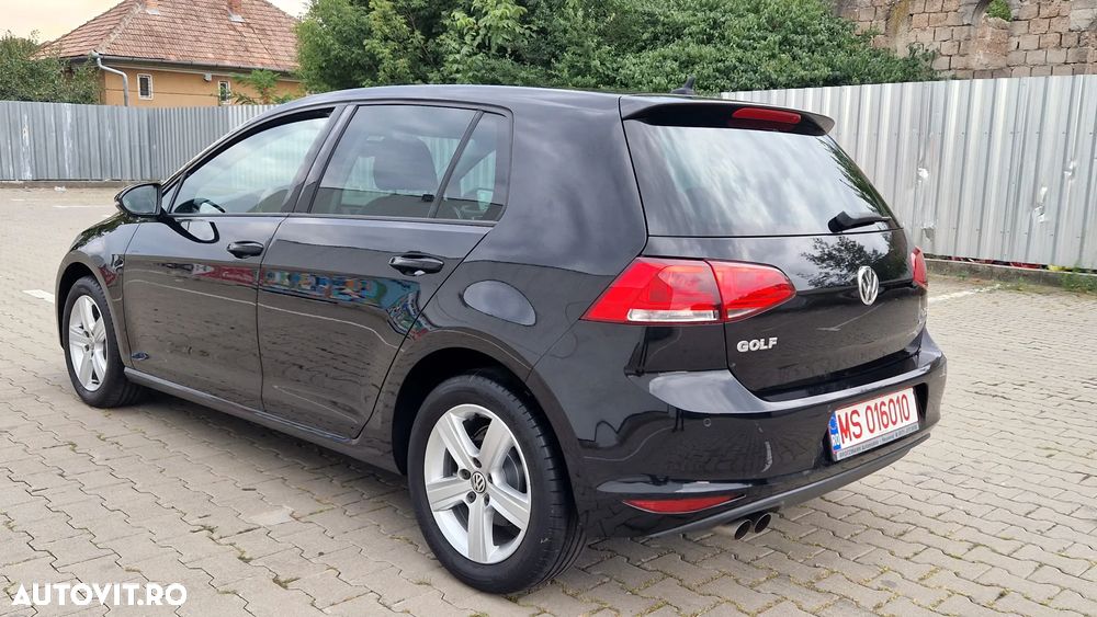 Volkswagen Golf - 2