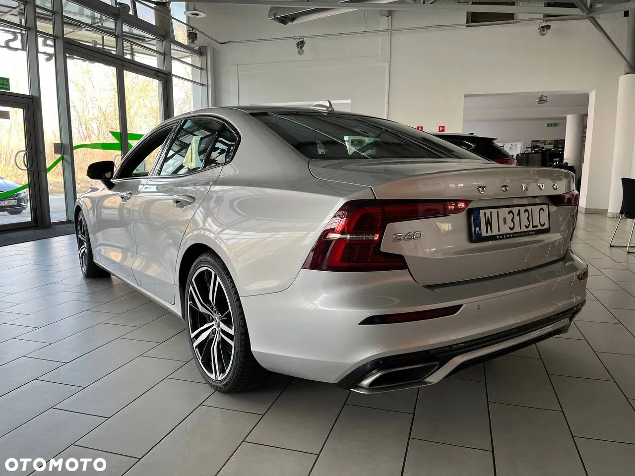 Volvo S60 B4 B R-Design - 6