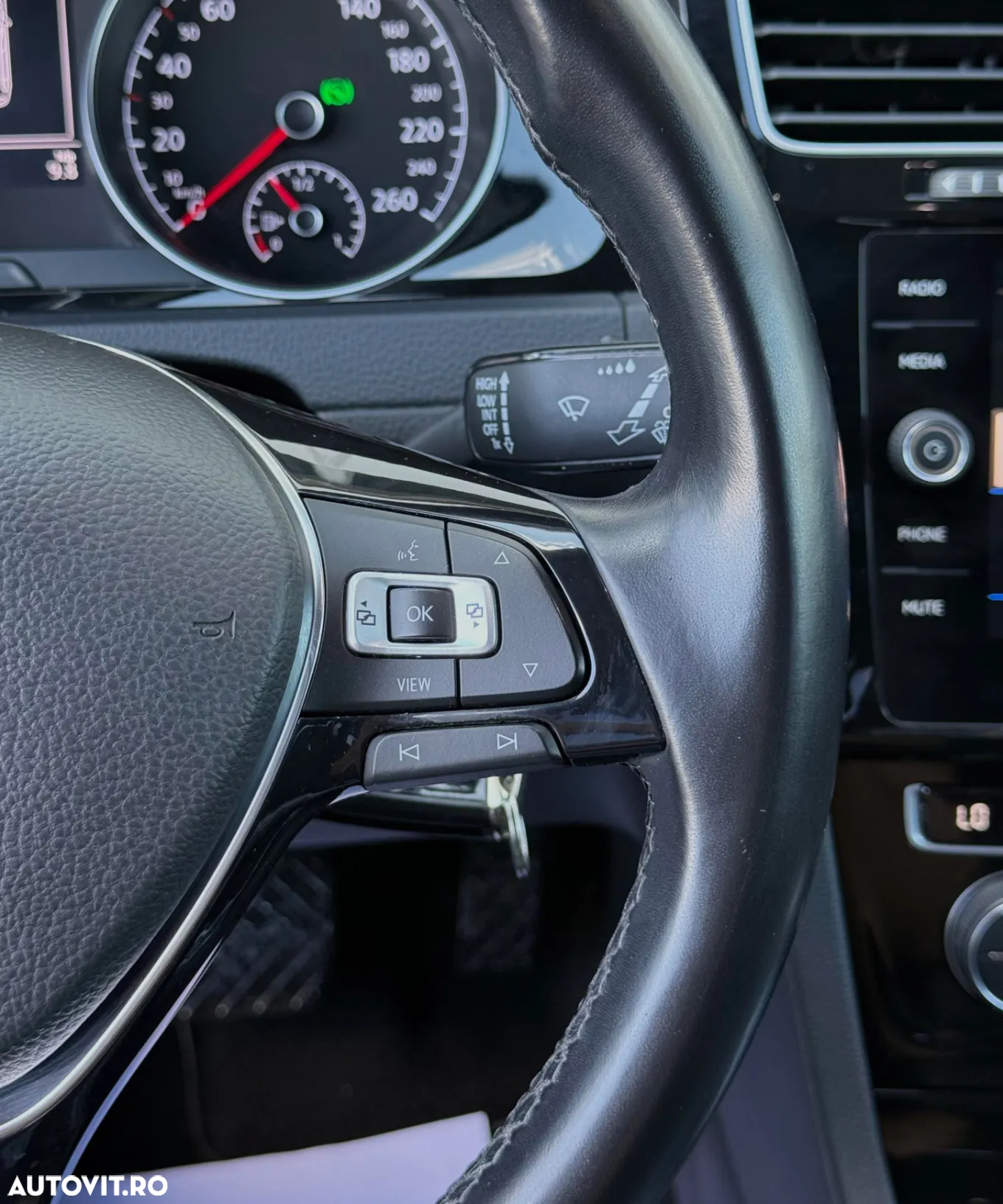Volkswagen Golf 2.0 TDI DSG 4Motion Highline - 23