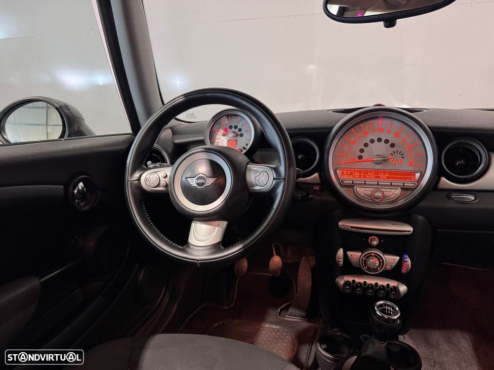 MINI 3 Portas Cooper D - 12