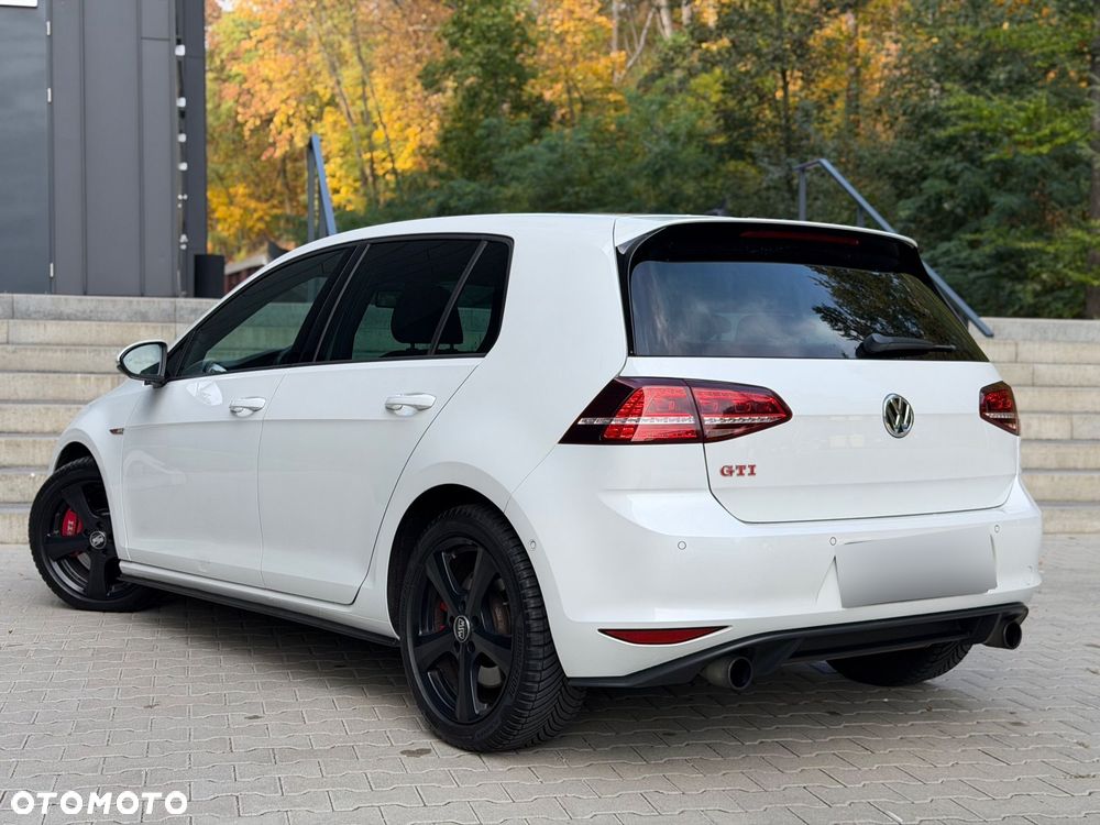 Volkswagen Golf GTI Performance BlueMotion Technology DSG - 12