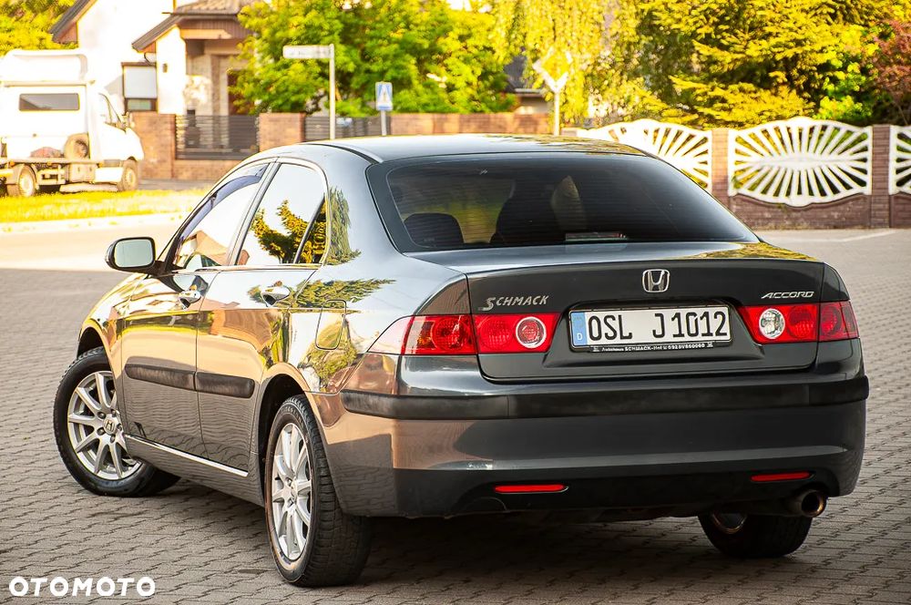 Honda Accord 2.0 Sport - 16