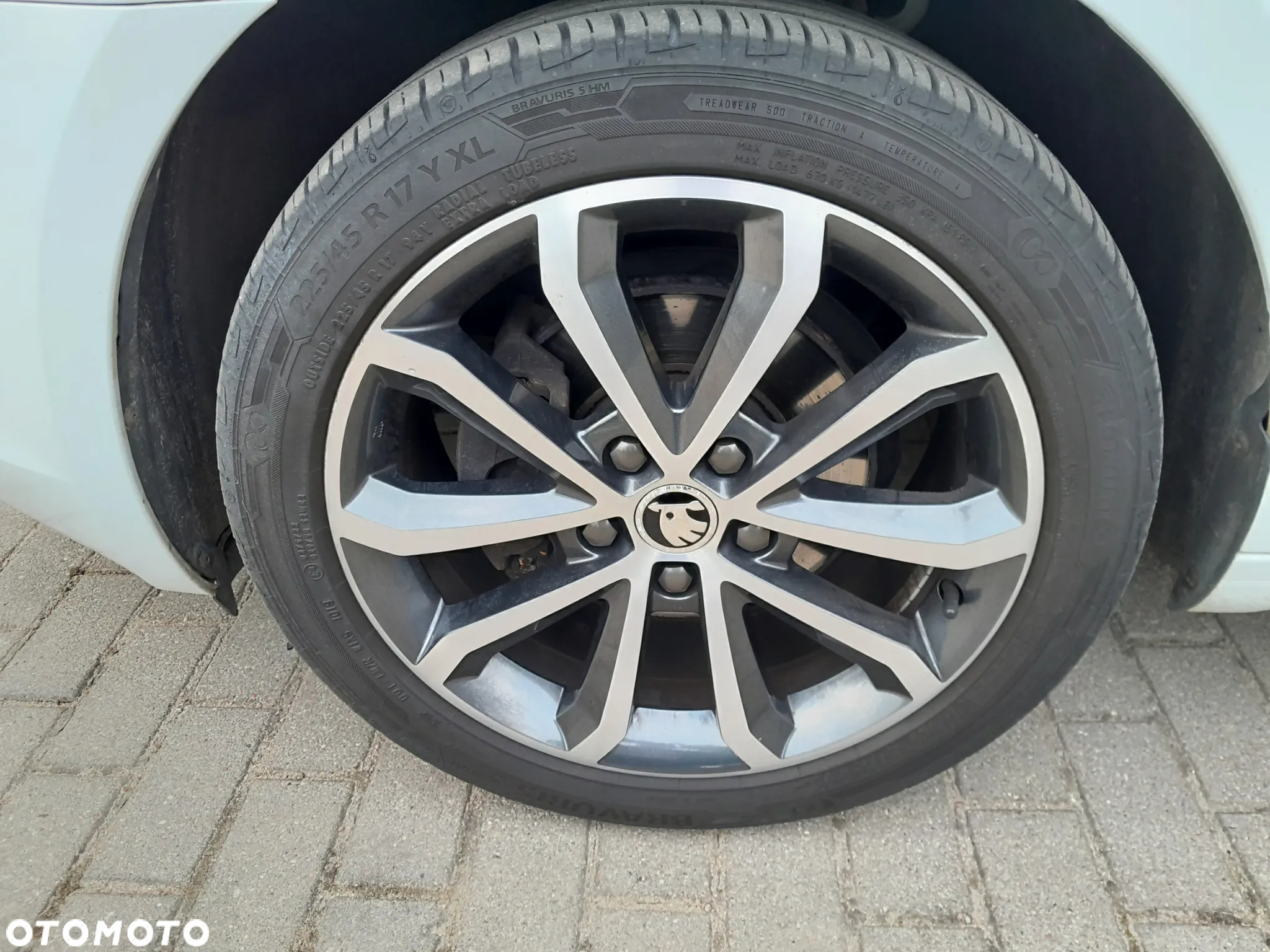 Skoda Octavia 2.0 TDI DSG Premium Edition - 9